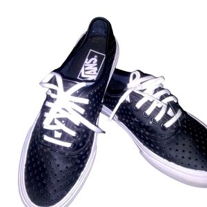 NWOT VANS SHOES SIZE 6